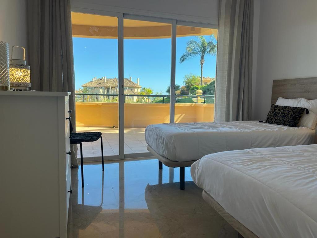 New Refurnished Elviria Hills Appartamento Marbella